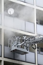 Ein 47-Jähriger hat am Freitag seine Wohnung im Hochhaus an der Chemnitzer Bahnhofstraße angezündet.