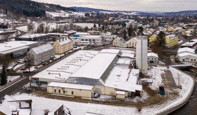 An der Grünthaler Straße gegenüber dem Abzweig zur Dörfelstraße will Lidl eine neue Filiale bauen. Das Gewerbegebäude auf dem Grundstück soll abgerissen werden. 