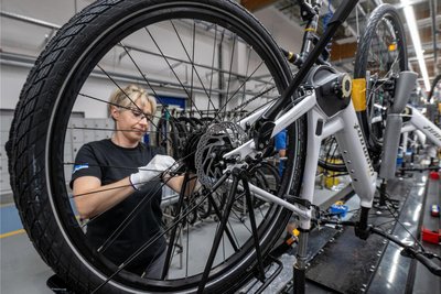 Wie sich die Zeiten ändern: Jetzt montiert Fahrradhersteller Diamant Elektroräder in Hartmannsdorf.