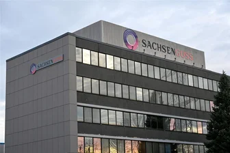 800 Jobs betroffen: Chemnitzer Großgießerei Sachsen Guss wird zum Sanierungsfall - Das Unternehmen Sachsen Guss (ehemals Flender) im Chemnitzer Ortsteil Wittgensdorf zählt 800 Beschäftigte. Wegen erheblicher wirtschaftlicher Probleme will es sich in einem sogenannten Schutzschirmverfahren neu ausrichten.