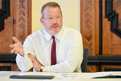 "Um zu lernen, muss man reden." Freibergs Oberbürgermeister Sven Krüger hofft auf viele Gespräche während des Besuchs des Bundespräsidenten in seiner Stadt. 