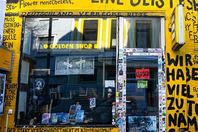 An der bisherigen Fassade sorgte der Spruch "Deutschland verrecke bitte" für Aufruhr. (Archivfoto)