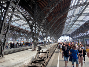 Der Ansturm am Leipziger Hauptbahnhof ist groß.