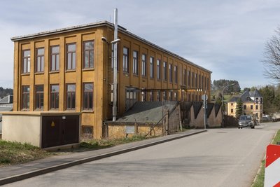 Nach der Sanierung soll aus diesem Gebäude ein Stadt- und Vereinshaus werden. Der Bauhof nutzt es bereits, aber es ist veraltet.
