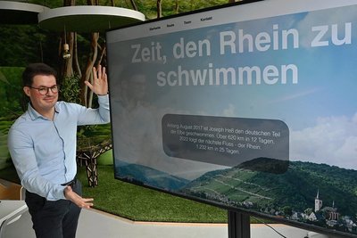 Auf www.rheinschwimmer.de beschreibt Extremschwimmer Joseph Heß sein neuestes Projekt. 