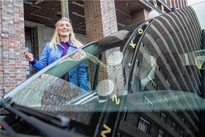 Das Auto-Abo spricht vor allem jüngere Leute an, die die hohen Anschaffungskosten und schwer planbare zusätzliche Ausgaben für einen eigenen Pkw scheuen. Doch das vermeintliche Rundum-Sorglos-Paket hat auch Nachteile. 