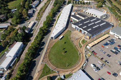 Betriebshof der Plauener Straßenbahn an der Wiesenstraße: Die Unterhaltung von Straßenbahnen ist um ein Drittel teurer als von Bussen.
