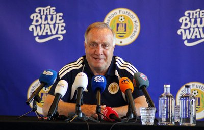 Dick Advocaat will mit Curaçao bei der Fußball-WM überraschen.