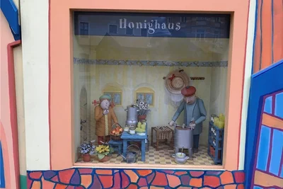 Bei der Wichtelstadt handelt es sich um Miniaturstuben erzgebirgischer Handwerker.