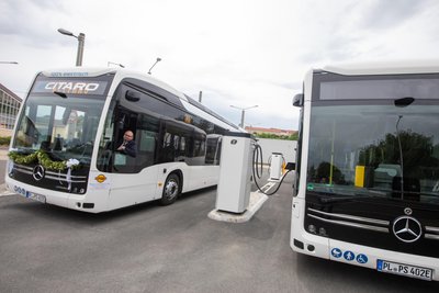 Anfang des Jahres sind die ersten von insgesamt vier bestellten Elektrobussen an die Plauener Straßenbahn-Gesellschaft ausgeliefert worden.