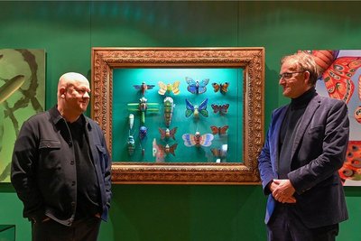 Die Ausstellung "Mechanische Tierwelt" vereint Blechspielzeug und Fotografien von Sebastian Köpcke (links) und Volker Weinhold. 