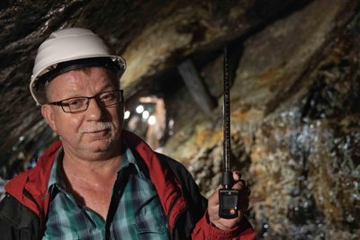 Bergwerksführer Jörg Scharnack hat am Dienstag für „Freie Presse“ die Temperatur gemessen.