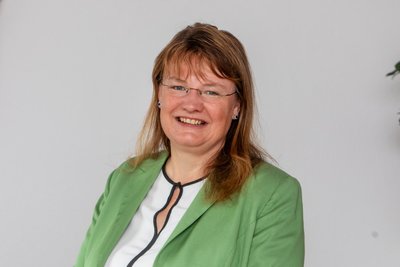 Silke Schwabe ist Vorstand der Diakonie Plauen. Im Interview blickt sie zurück auf 100 Jahre Stadtmission.