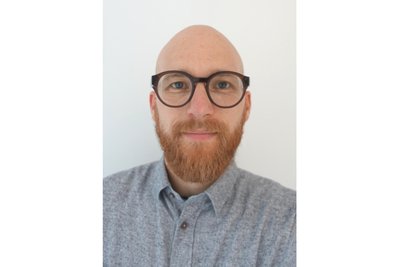 Ken Schönfelder (37) arbeitet in seiner Praxis in Auerbach im Vogtland mit Kindern und Jugendlichen, die verhaltensauffällig sind. Dabei beobachtet er teilweise, dass junge Menschen gerne Gewalt ausüben. Foto: Ken Schönfelder