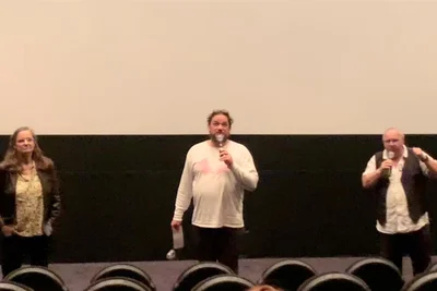 Natja Brunckhorst, Ronald Zehrfeld und Thomas Erler vom Freiberger Kinopolis (von links) beantworten Fragen aus dem Publikum.