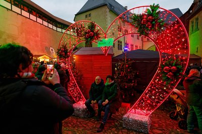 Dekorationen wie dieses Licherherz waren als Fotomotiv bei den Besuchern sehr gefragt.