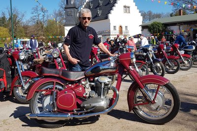 Gunter Berthold und seine 500er Jawa gehören zu den Stammteilnehmern.