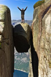 Platz 3: Aufnahme vom Kjeragbolten in Norwegen.