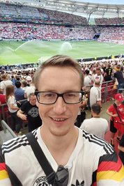 Zwischenstopp am Neckar: Poul Kaminski, der Vorsitzende des Schiedsrichterausschusses beim KVF Mittelsachsen, war ebenfalls bei Deutschland gegen Ungarn in Stuttgart dabei. Am Sonntag ist er noch beim dritten deutschen Gruppenspiel in Frankfurt.