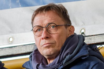 VfB-Auerbach-Trainer Sven Köhler verfolgte das Spiel auf der Tribüne des Plauener Vogtlandstadions.