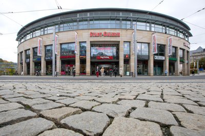 An der Apotheke in der Stadtgalerie am Plauener Postplatz wurde randaliert.