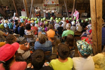 Mehr als 100 Kinder erlebten die Aufführung im Pfaffengut Plauen.