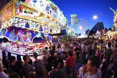 Vergangenes Jahr lockte das Stadtfest 220.000 Besucher an. Die diesjährige Auflage steigt vom 25. bis 27. August.