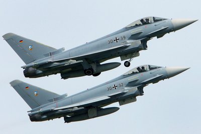 Eurofighter sind am Dienstag im Rahmen einer Übung über Aue-Bad Schlema geflogen.