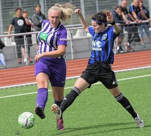 Die FCE-Frauen - am Ball Sophie Bley - haben einen erfolgreichen Test gegen den FC Internationale aus Berlin bestritten. 