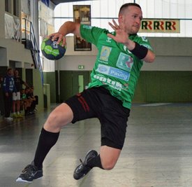 Sprunggewaltig. Christian Becher zeigte sich gegen Lok Leipzig bereits in guter Form. 