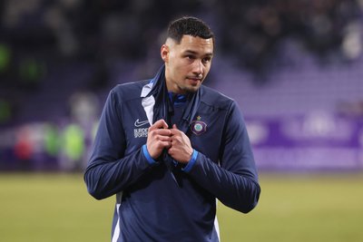 Der Kurzzeit-Sportgeschäftsführer Michael Tarnat konnte einen einzigen Winterneuzugang an Land ziehen: Oberligastürmer Ocansey kam von Arminia Bielefeld II nach Aue und entpuppte sich überhaupt nicht als Verstärkung. Null Tore, null Vorlagen – so lautet seine Bilanz nach elf Drittligaeinsätzen im lilafarbenen Trikot. .