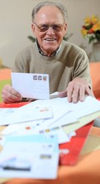 Fanpost bekommt Gustav-Adolf "Täve" Schur noch heute in sein Haus inHeyrothsberge bei Magdeburg.