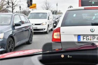 Verkehrschaos herrschte am Mittwoch erneut auf der B 101 in Höhe Häuersteig Freiberg, hier ein Bild vom April. 