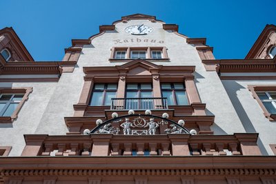 Wer zieht ins Rathaus als Oberbürgermeister ein? Marcus Hoffmann von der CDU setzte sich knapp durch.