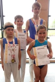 Robin Umlauft, Felix Trommler, Toni Umlauft und Luise Scheibler (v. l.) hatten Grund zu Freude.
