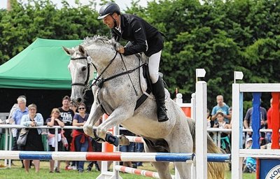 Auf Dobryj Den sicherte sich Lukas Schaarschmidt aus Großrückerswalde den 3. Platz in der Zeitspringprüfung der Klasse L. 
