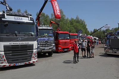 Staunen und Vergleichen, Begutachten und Fachsimpeln spielten beim ersten Truck-Erz-Festival im vergangenen Jahr in Markersbach eine große Rolle.