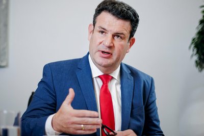 "Schon manche Prognose über den Untergang der Rente hat sich als falsch erwiesen", meint Bundesarbeitsminister Hubertus Heil im Interview mit der "Freien Presse". 