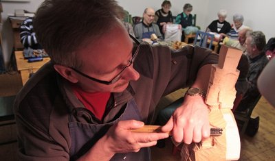 Klöpplerinnen und Schnitzer in Olbernhau