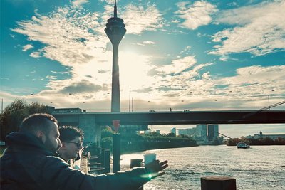 Rhein und Fernsehturm: Wenn alles klappt, soll der Bundeskongress von „Start with a fried" 2025 in Chemnitz stattfinden.