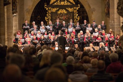 Domchor, das Ensemble Freiberger Dom-Musik, das Johann-Rosenmüller-Ensemble sowie mehrere Solisten haben mit dem Festkonzert "500 Jahre Reformation" am Samstag eine Weltpremiere abgeliefert, die viele der 250 Zuhörer in die tiefsten Regionen der Seele traf.