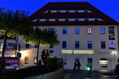 Am Schloßplatz in Freiberg befindet sich das Silbermannhaus.