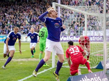 Fabian Kalig leitete beim letzten Aufeinandertreffen der Auer gegen Würzburg mit seinem 1:0 einen 3:1-Erfolg der Veilchen ein.