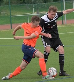 Maximilian Friedrich (r.) und der FCS müssen pausieren. 