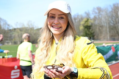 Läuferin Katharina Tunger vom VfB Lengenfeld gehörte erstmalig zum Helferteam.
