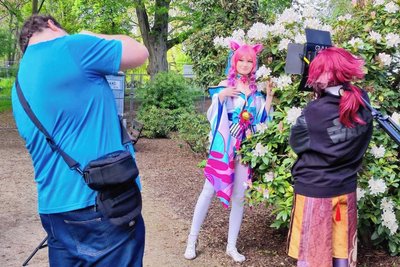 Fotoshootings sind ein Bestandteil der Chemnitzer Treffen. Gerade im Frühling zur Blütezeit wird der Park am Schloßteich als Fotokulisse genutzt, um die Kostüme in Szene zu setzen. 