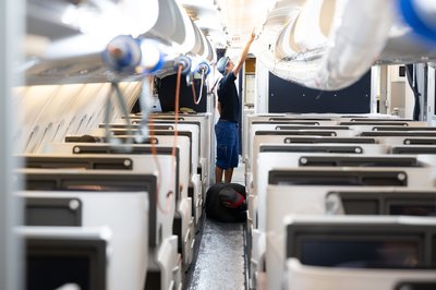 Bis Mitte 2027 sollen die sechs A380 der Lufthansa umgerüstet sein. 