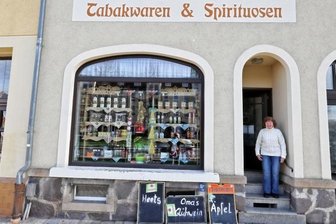 83-Jährige will Traditionsladen schließen - Zu DDR-Zeiten standen die Leute vor allem dienstags Schlange vor dem Laden. Aktuell kommen nur noch wenige Stammkunden.