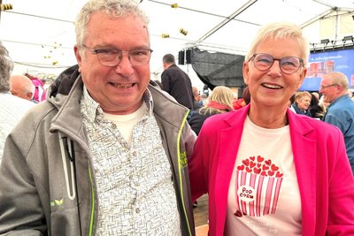 Jochen Löbel und Marlies Thiele gehören zum 1963er-Jahrgang. Die Kontakte zu allen Klassenkameraden hält Marlies Thiele.