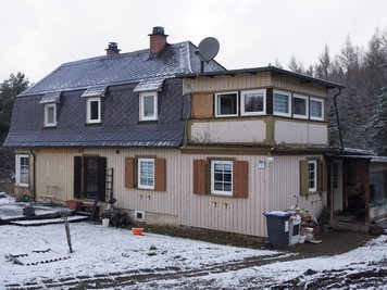 Das Holzhaus an der Straße Obere Reuth wurde im Jahr 1928 gebaut. 